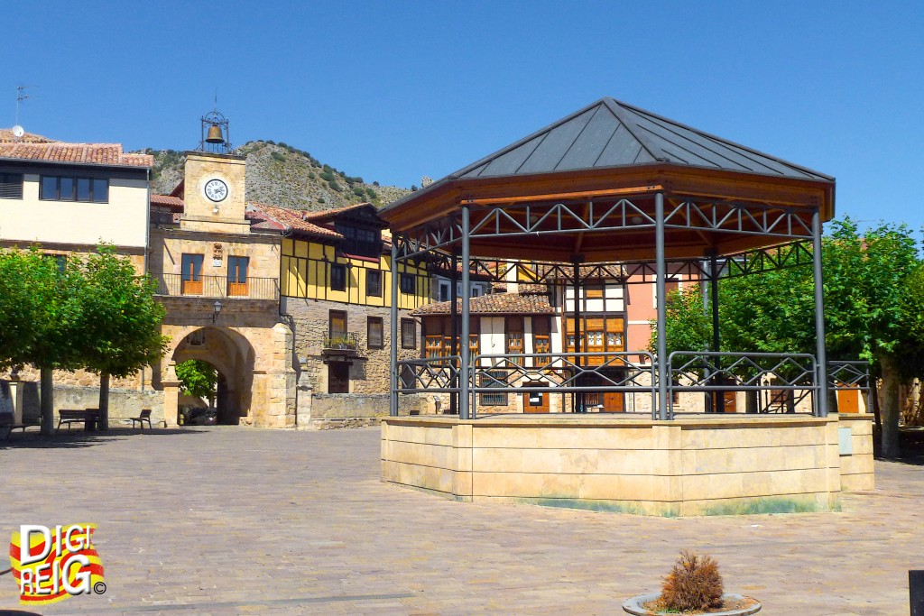 Foto: Plaza Nueva - Poza de la Sal (Burgos), España