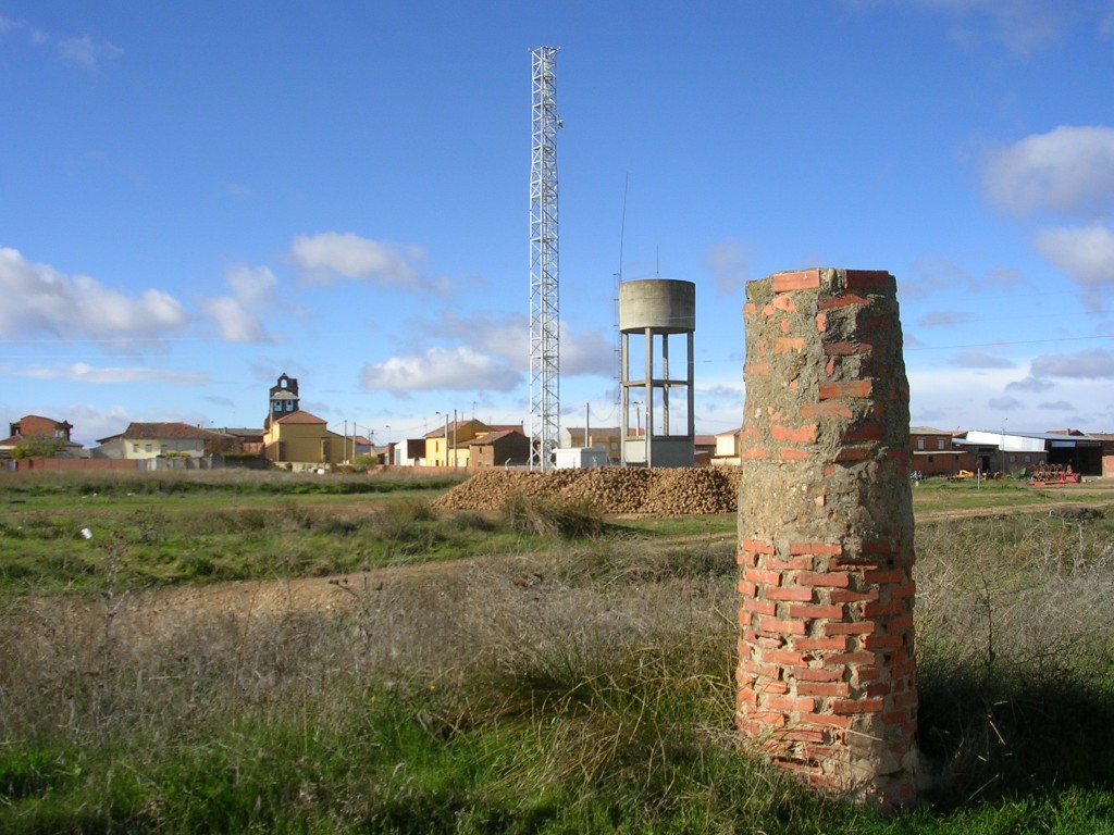 Foto: Al Otro Lado De La Huerga - Zuares Del Páramo (León), España