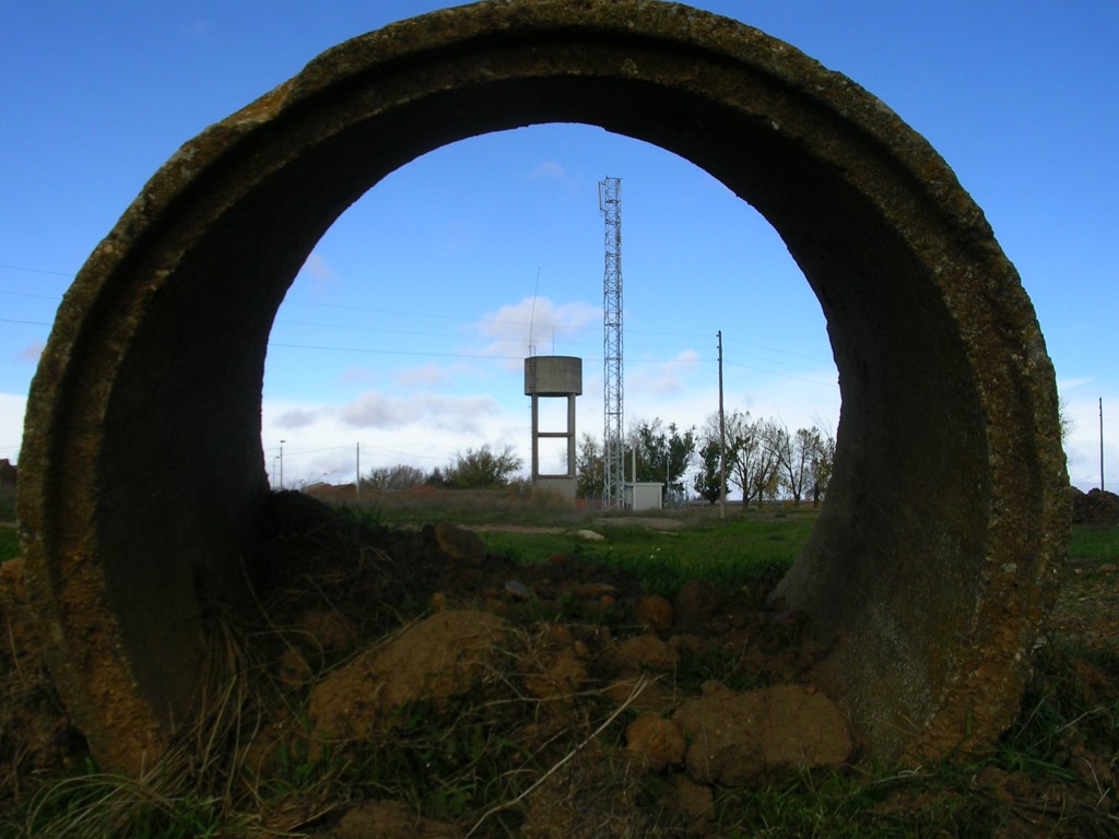 Foto: El Deposito - Zuares Del Páramo (León), España
