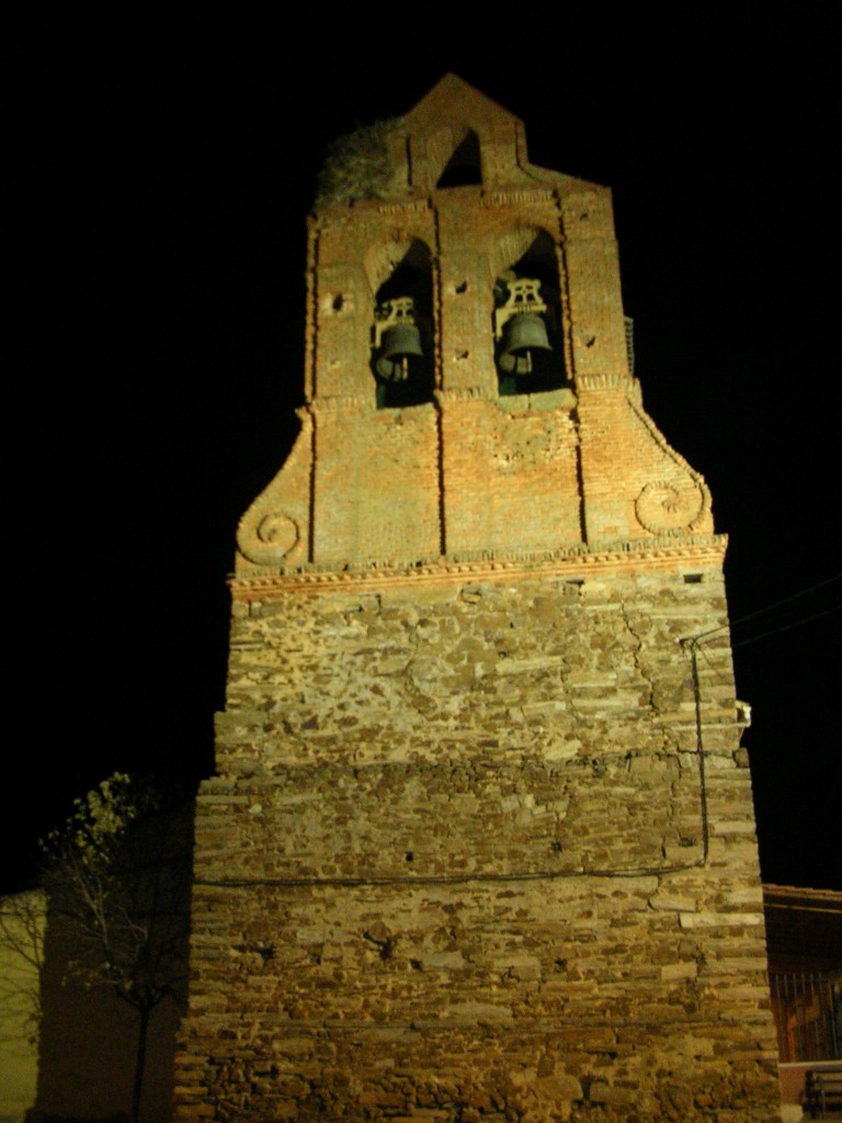 Foto: El Campanario De Noche - Zuares Del Páramo (León), España