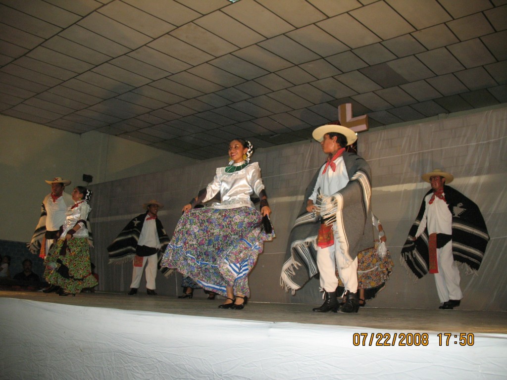 Foto: Grupo De Danza De Hercules En La Cañada,queretaro, México - Santiago De Querétaro (Querétaro), México