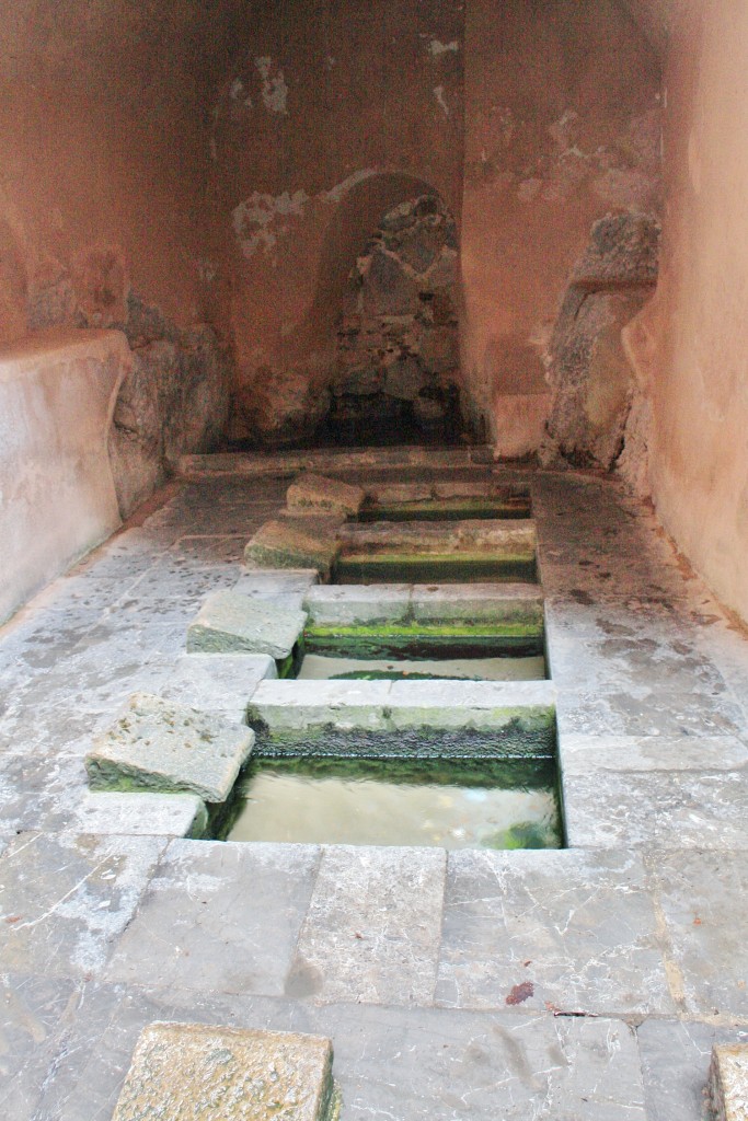 Foto: Lavaderos en un manantial - Cefalù (Sicily), Italia