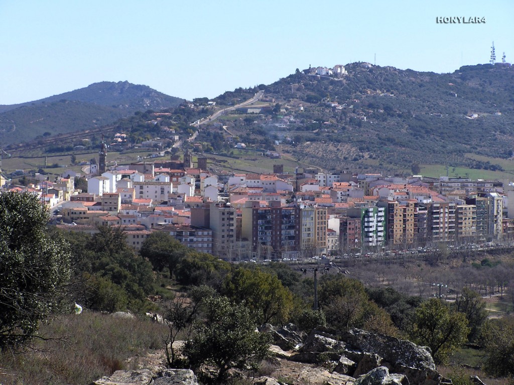 Foto: * VISTA GENERAL DEL SANTUARIO DE LA MONTAÑA Y CACERES - Caceres (Cáceres), España