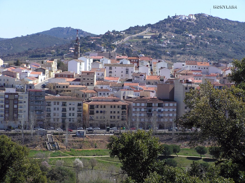 Foto: * VISTA GENERAL DEL SANTUARIO DE LA MONTAÑA Y CACERES - Caceres (Cáceres), España