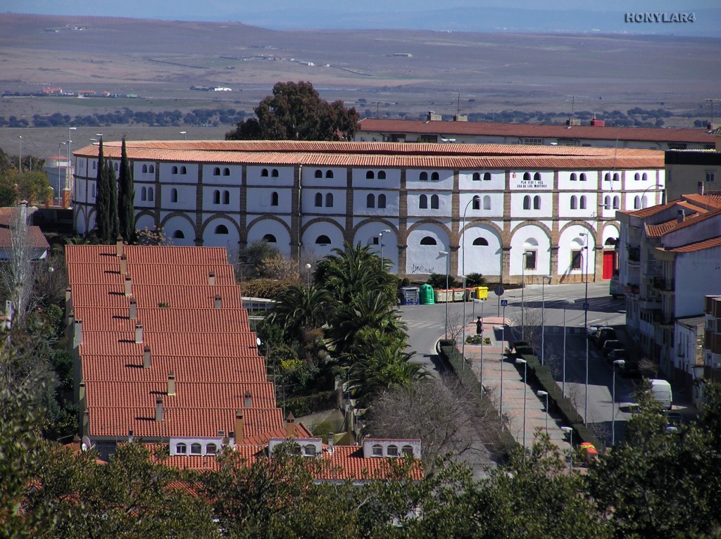 Foto: * PLAZA DE TOROS ERA DE LOS MARTIRES DE 1846 - Caceres (Cáceres), España