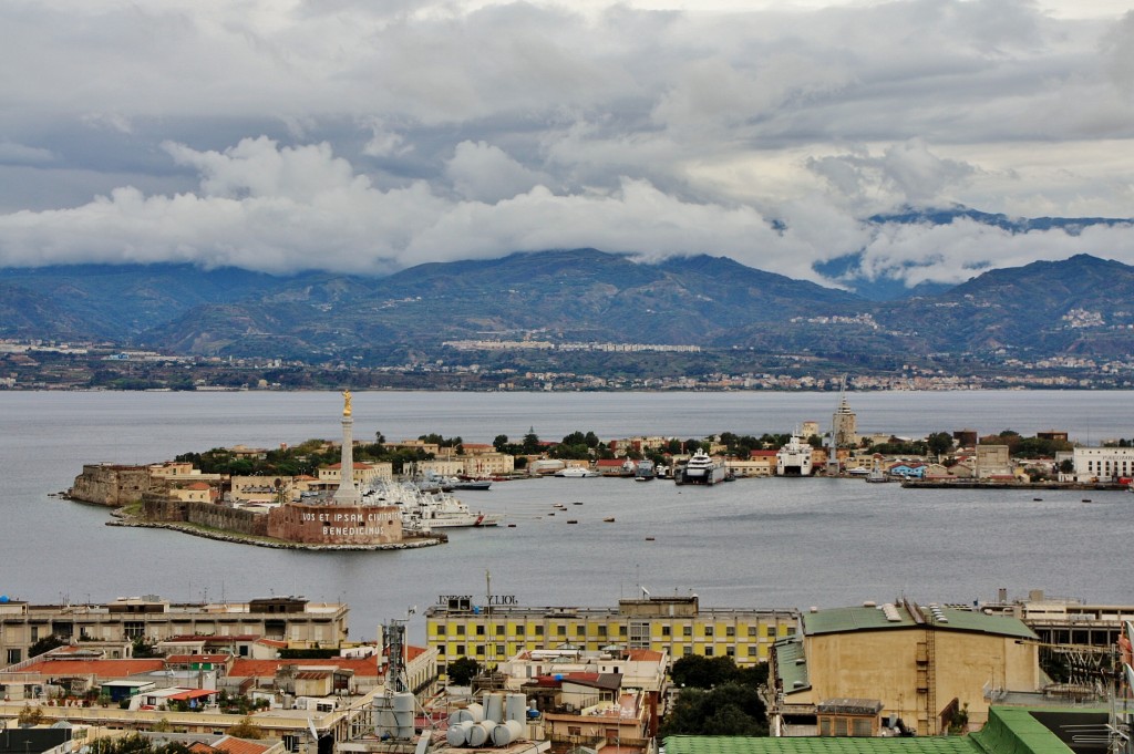 Foto: Puerto - Messina (Sicily), Italia