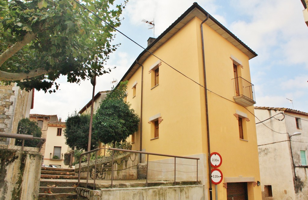 Foto: Vista del pueblo - Tortellà (Girona), España