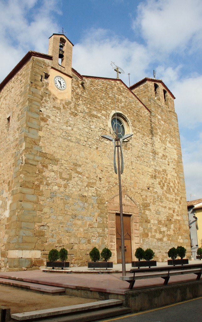 Foto: Santa María - Tortellà (Girona), España