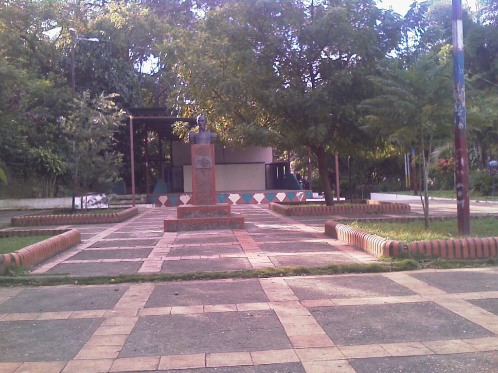 Foto: La Plaza Bolívar - Güiripa (Aragua), Venezuela