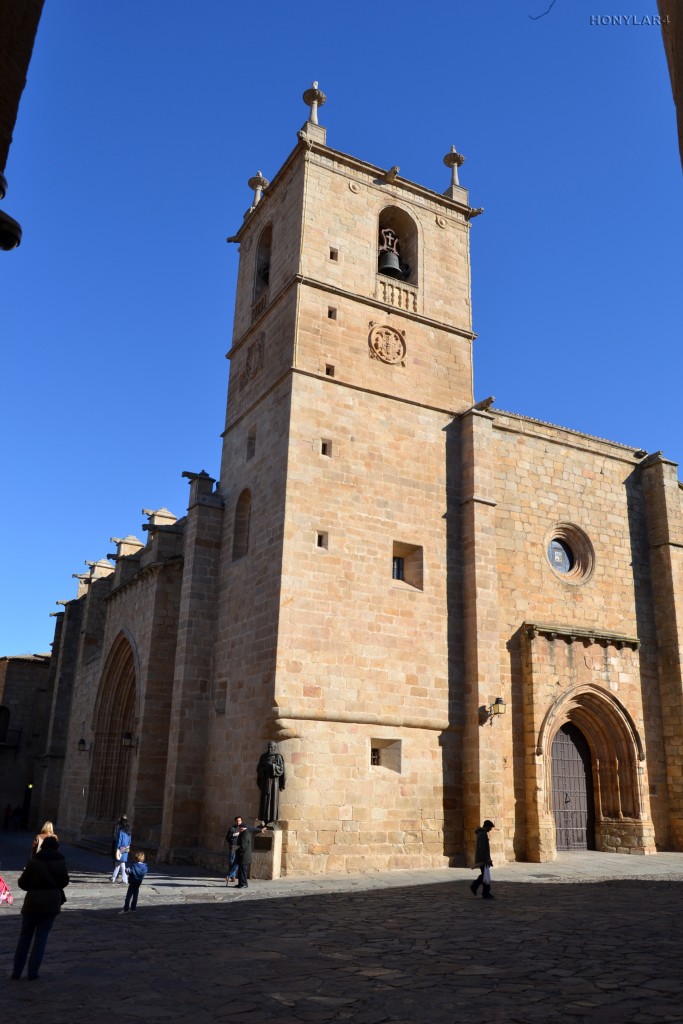 Foto: * IGLESIA DE SANTA MARIA DEL SIGLO XV Y XVI - Caceres (Cáceres), España