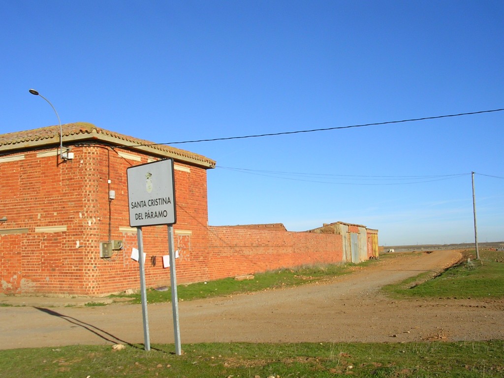Foto: CRUCE DE CAMINOS - Santa Cristina Del Paramo (León), España