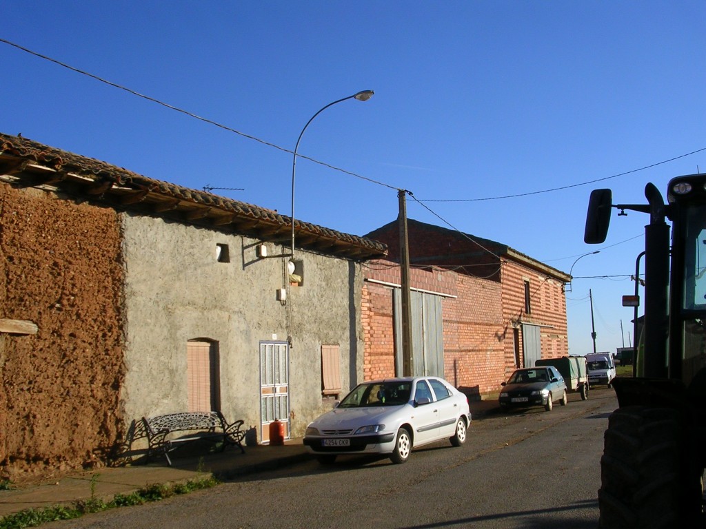 Foto: CALLE DE LA IGLESIA - Santa Cristina Del Paramo (León), España