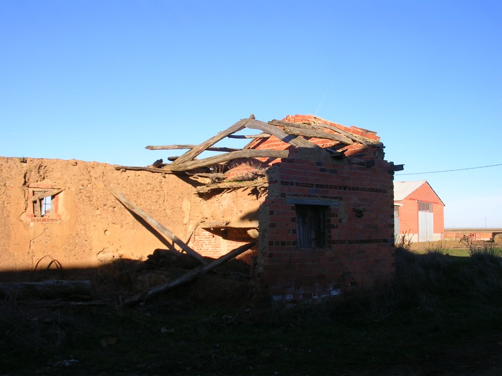 Foto: CASA EN RUINAS - Santa Cristina Del Paramo (León), España