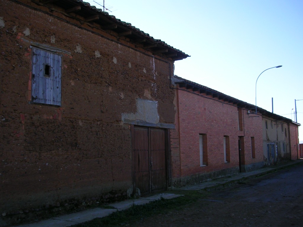 Foto: FINAL DE LA CALLE POBLADURA - Santa Cristina Del Paramo (León), España