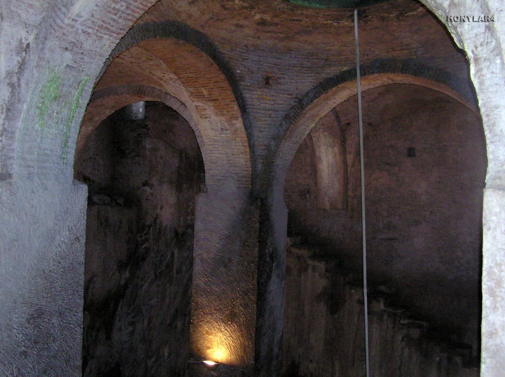 Foto: * ALJIBE DE LA PRECIOSA  SANGRE DEL SIGLO XVIII - Caceres (Cáceres), España