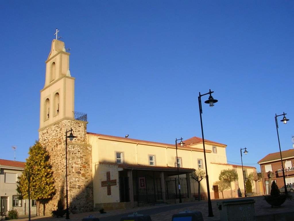 Foto: Vista De La Iglesia - Laguna Dalga (León), España