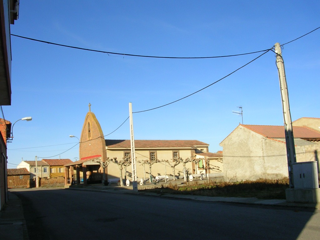 Foto: Panoramica De La Nueva Iglesia - Zambroncinos Del Paramo (León), España