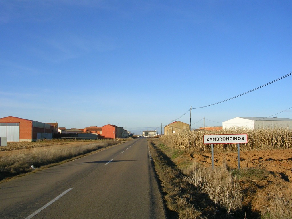 Foto: Entrad Al Pueblo - Zambroncinos Del Paramo (León), España