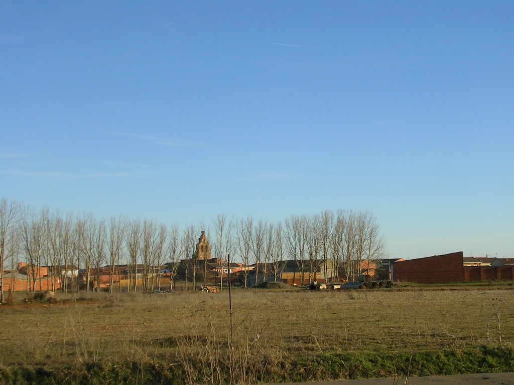Foto: La Torre  Desde La Carretera - Zotes Del Paramo (León), España