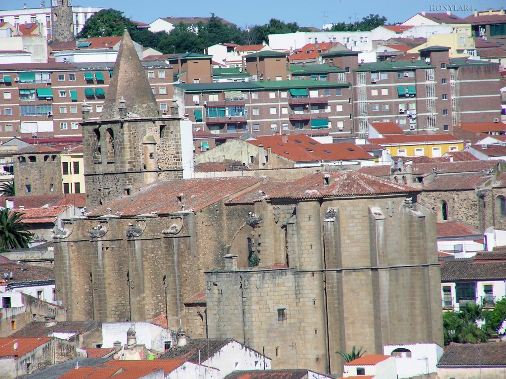 Foto: * IGLESIA DE SANTIAGO DEL SIGLO XII-XIV - Caceres (Cáceres), España