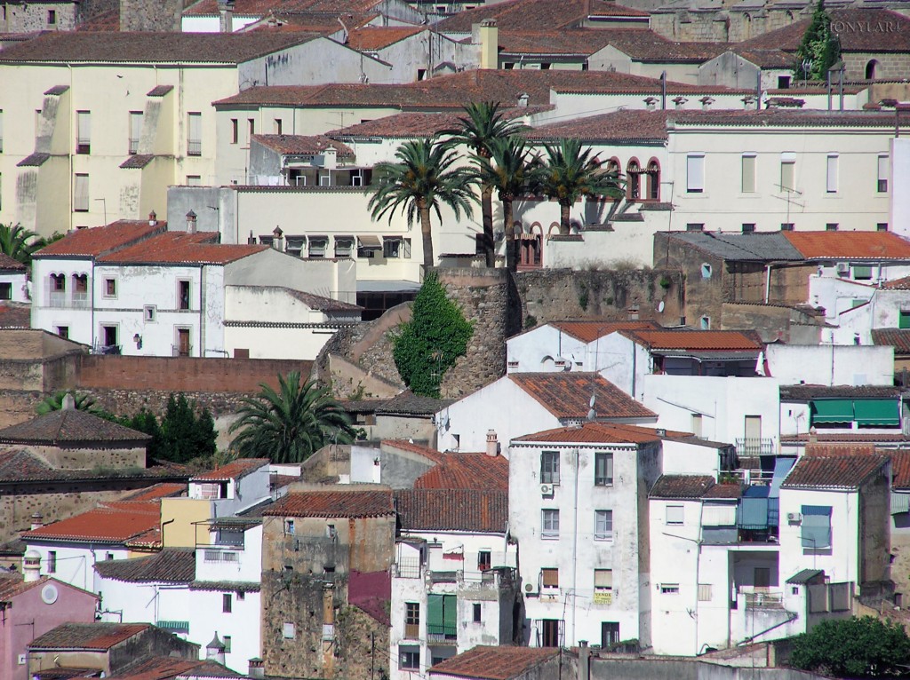 Foto: * TORRE DE LA MURALLA DEL NORDESTE DEL SIGLO XII - Caceres (Cáceres), España