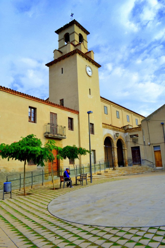 Foto: Plaça i Església de Sant Bartomeu - Vallbona d'Anoia (Barcelona), España