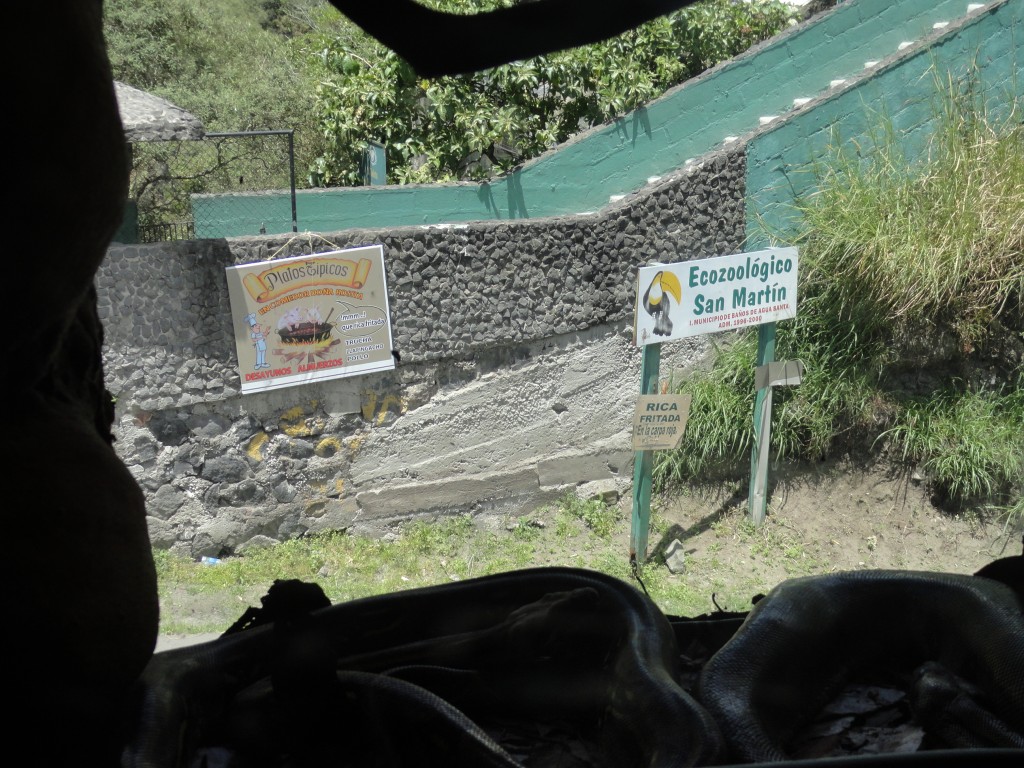 Foto: Entrada al parque - Baños (Tungurahua), Ecuador