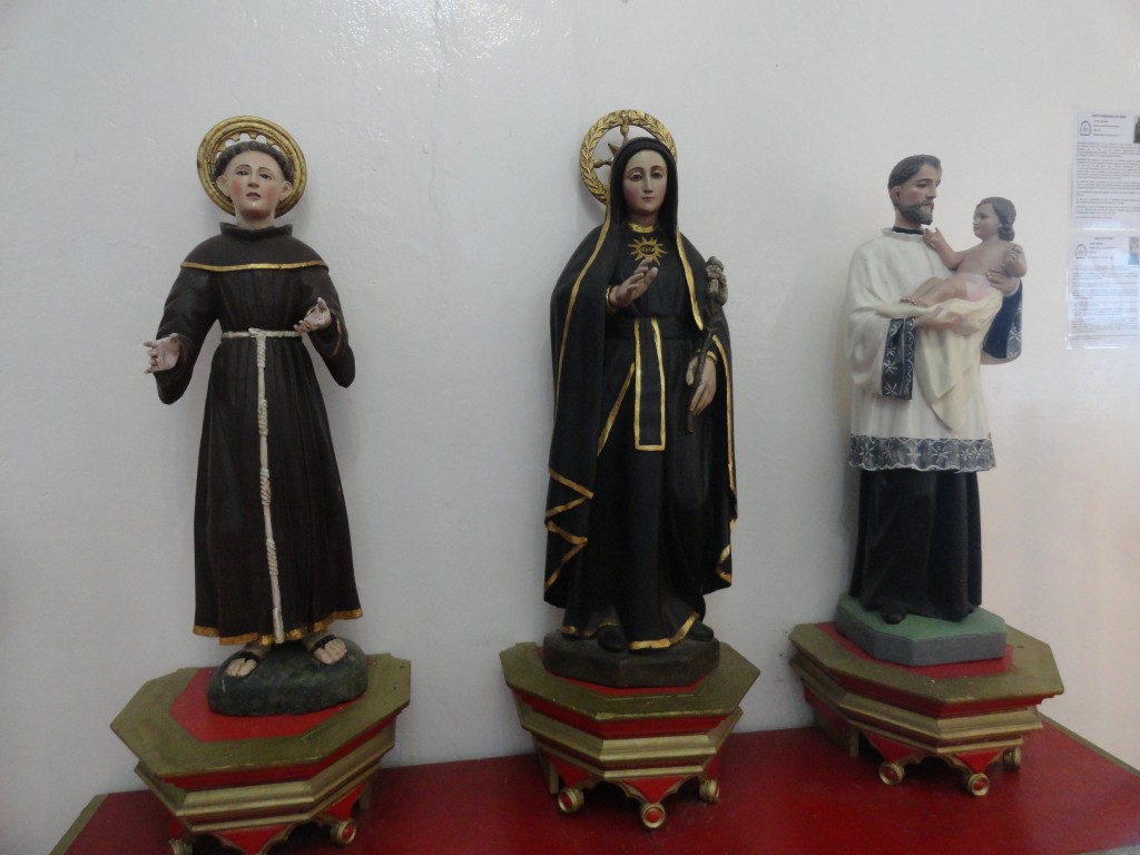 Foto: Estatuas - Baños (Tungurahua), Ecuador