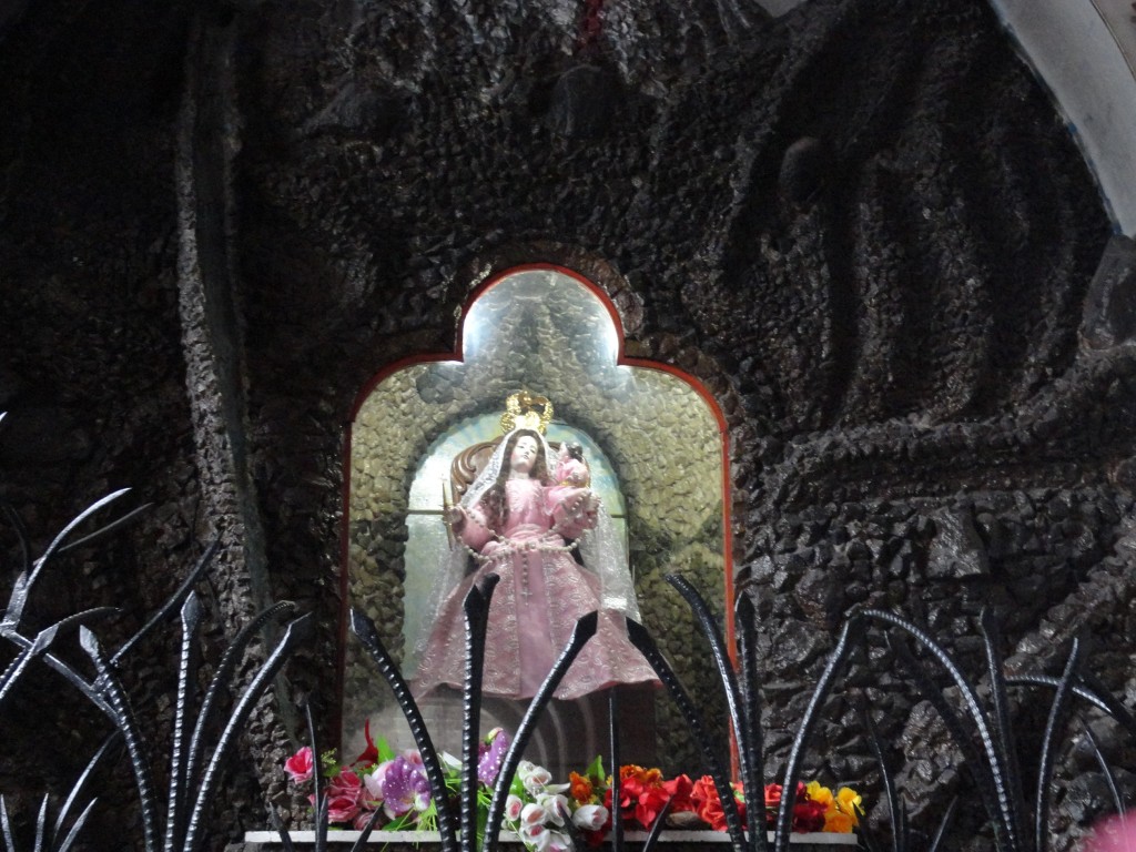 Foto: Vista interior de la catedral - Baños (Tungurahua), Ecuador