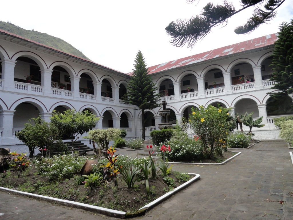 Foto: Interior de la catedral - Baños (Tungurahua), Ecuador