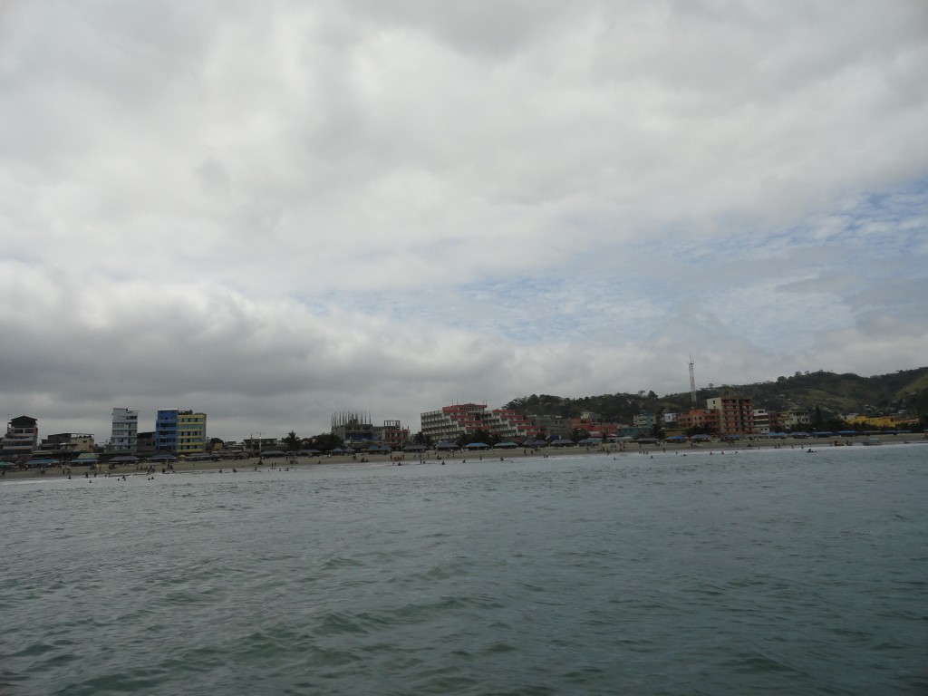 Foto: Vista desde el mar hacia la costa - Atacames (Esmeraldas), Ecuador