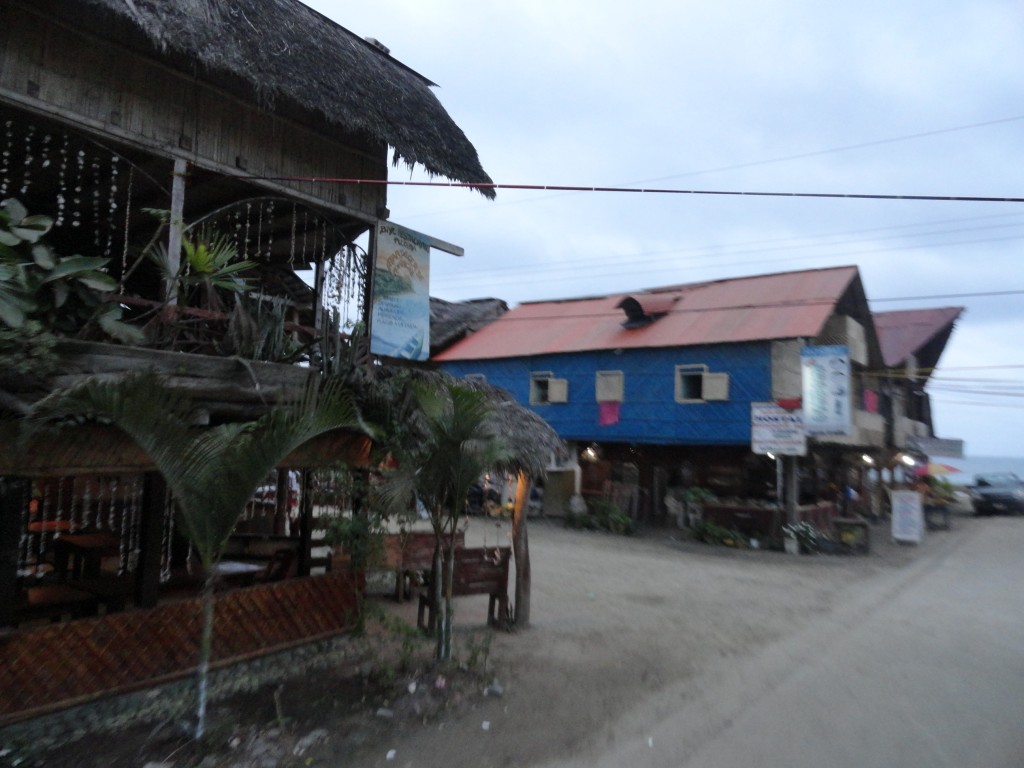 Foto: Poblacion - Mompiche (Esmeraldas), Ecuador