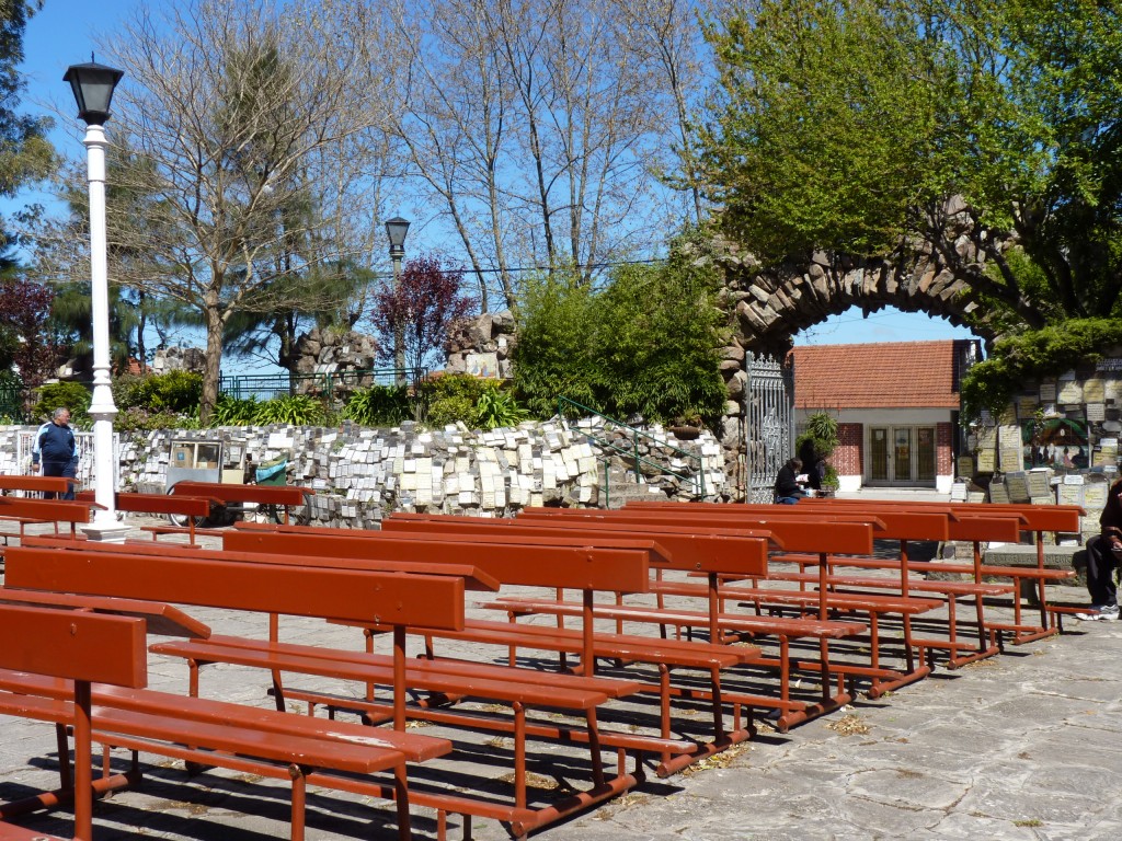 Foto: Gruta de la Virgen de Lourdes - Mar del Plata (Buenos Aires), Argentina