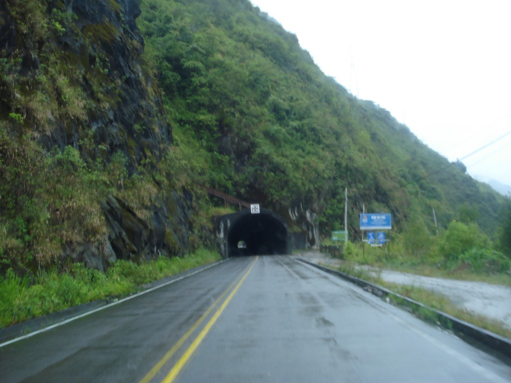 Foto: Ingresando al oriente - Baños (Tungurahua), Ecuador