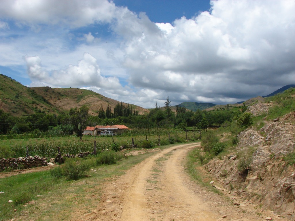 Foto: Camino hacia el chorro de Pinos Sud - Pinos Sud (Tarija), Bolivia