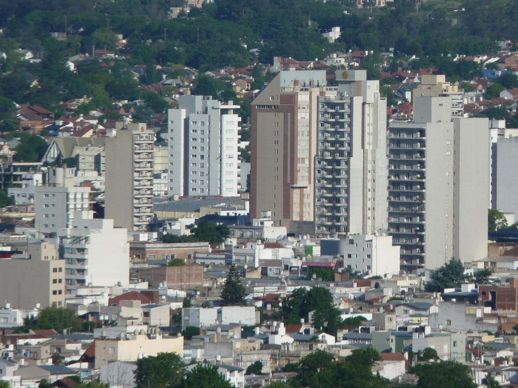 Foto: Cerro La Movediza. Vista de la ciudad. - Tandil (Buenos Aires), Argentina