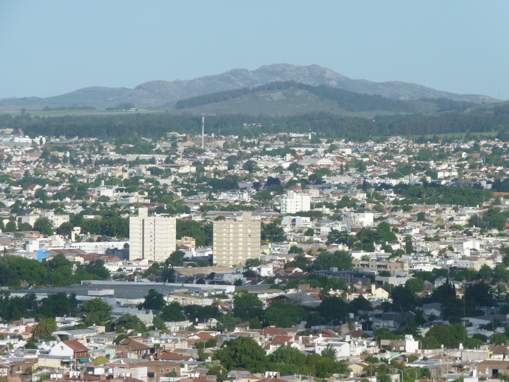 Foto: Cerro La Movediza. Vista de la ciudad. - Tandil (Buenos Aires), Argentina
