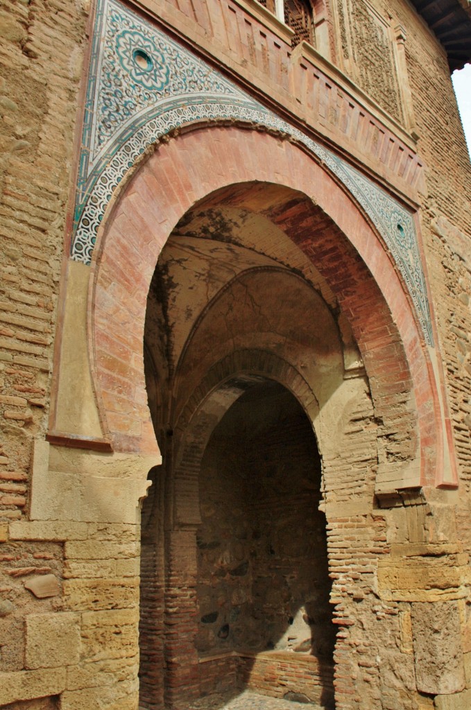 Foto: La Alhambra: puerta del Vino - Granada (Andalucía), España