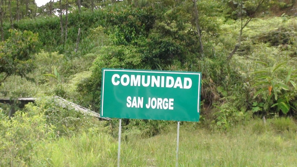 Foto: Vallas de publicidad - Puyo (Pastaza), Ecuador