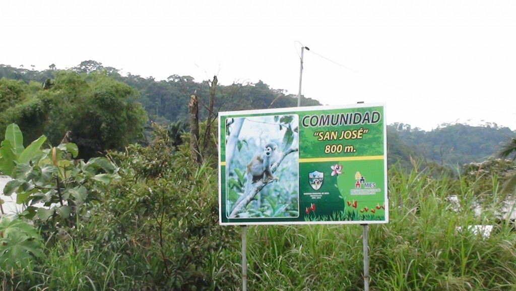 Foto: Vallas de publicidad - Puyo (Pastaza), Ecuador