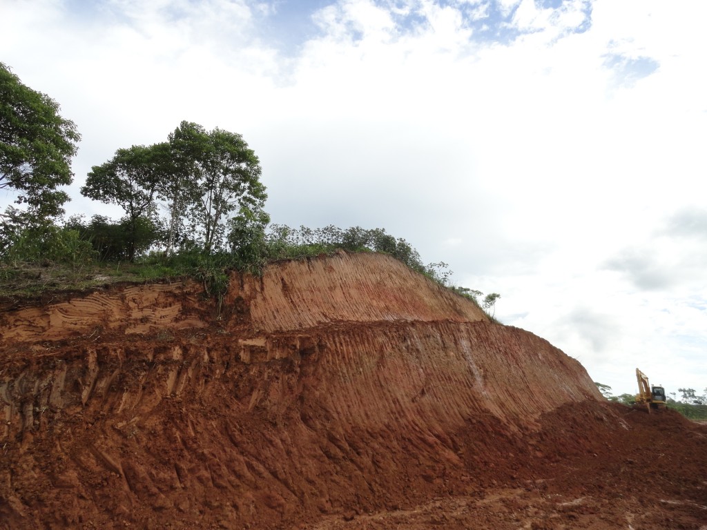 Foto: El avance de las carreteras - Puyo (Pastaza), Ecuador