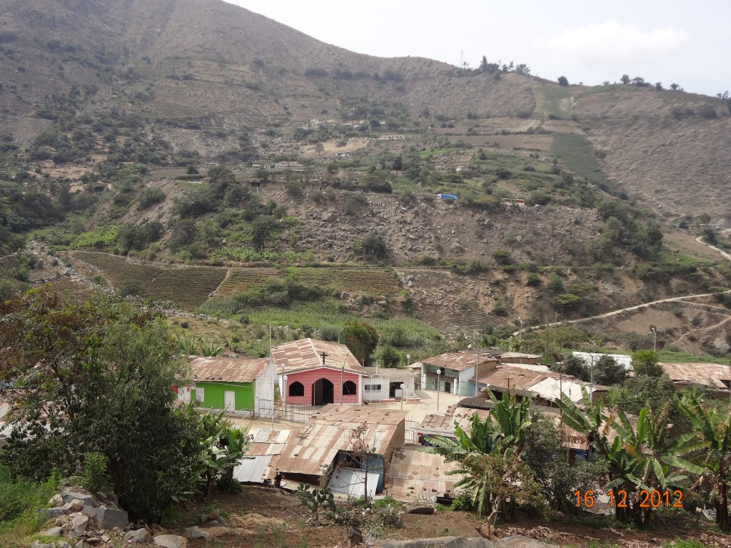 Foto: Abajo la Iglesia - Samne (La Libertad), Perú