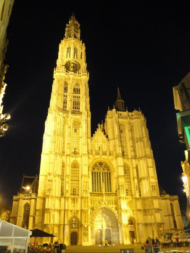 Foto: Nocturna de la Onze Lieve Vrouwekathedraal - Antwerpen (Flanders), Bélgica