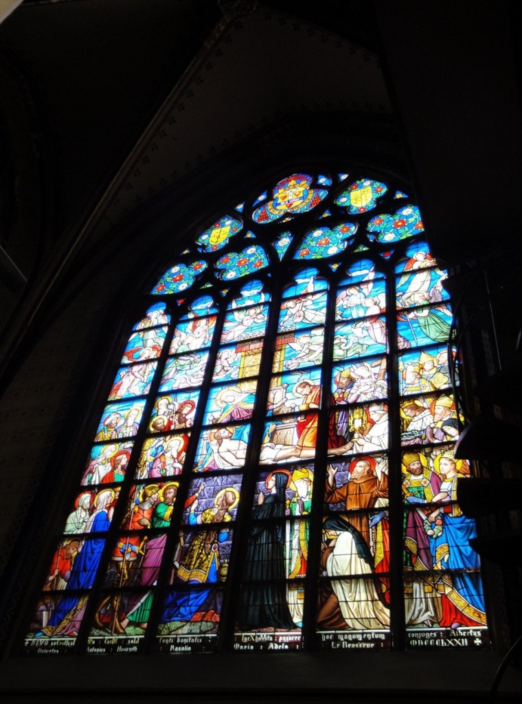 Foto: Vitral de la Onze Lieve Vrouwekathedraal - Antwerpen (Flanders), Bélgica