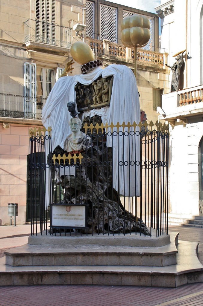 Foto: Escultura - Figueres (Girona), España