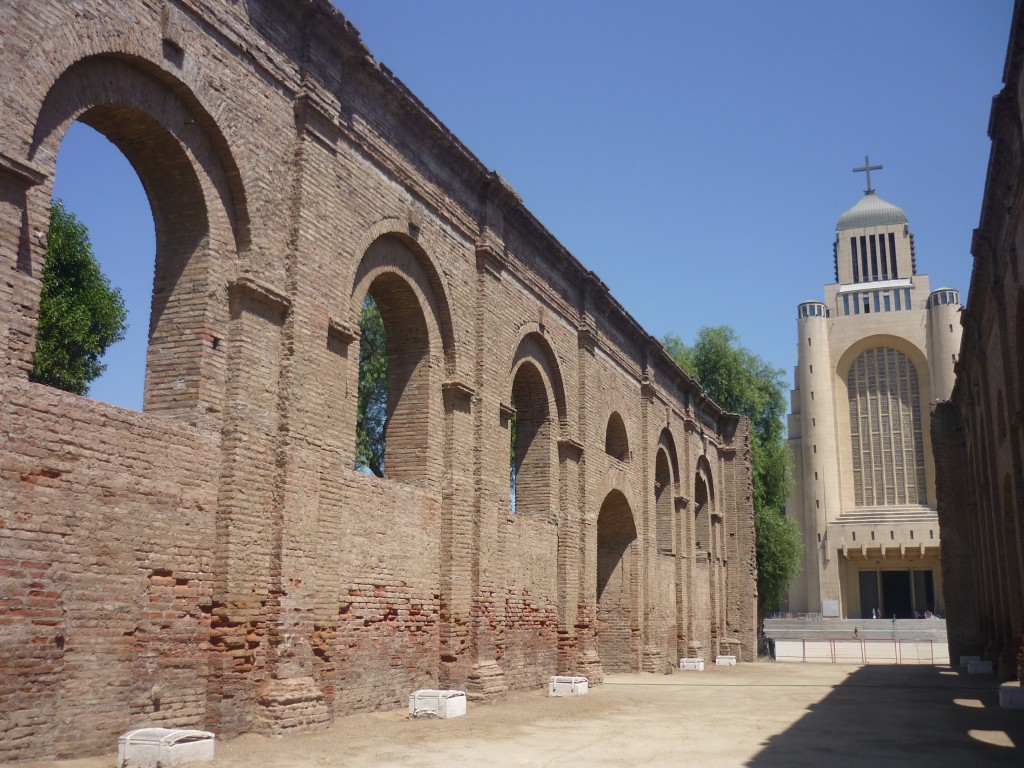 Foto: NUEVO Y VIEJO - Maipu (Región Metropolitana), Chile