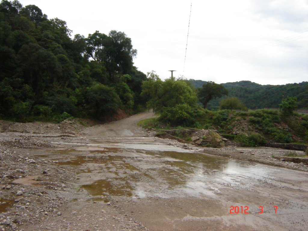 Foto: Afluente del río Grande. - San Salvador de Jujuy (Jujuy), Argentina