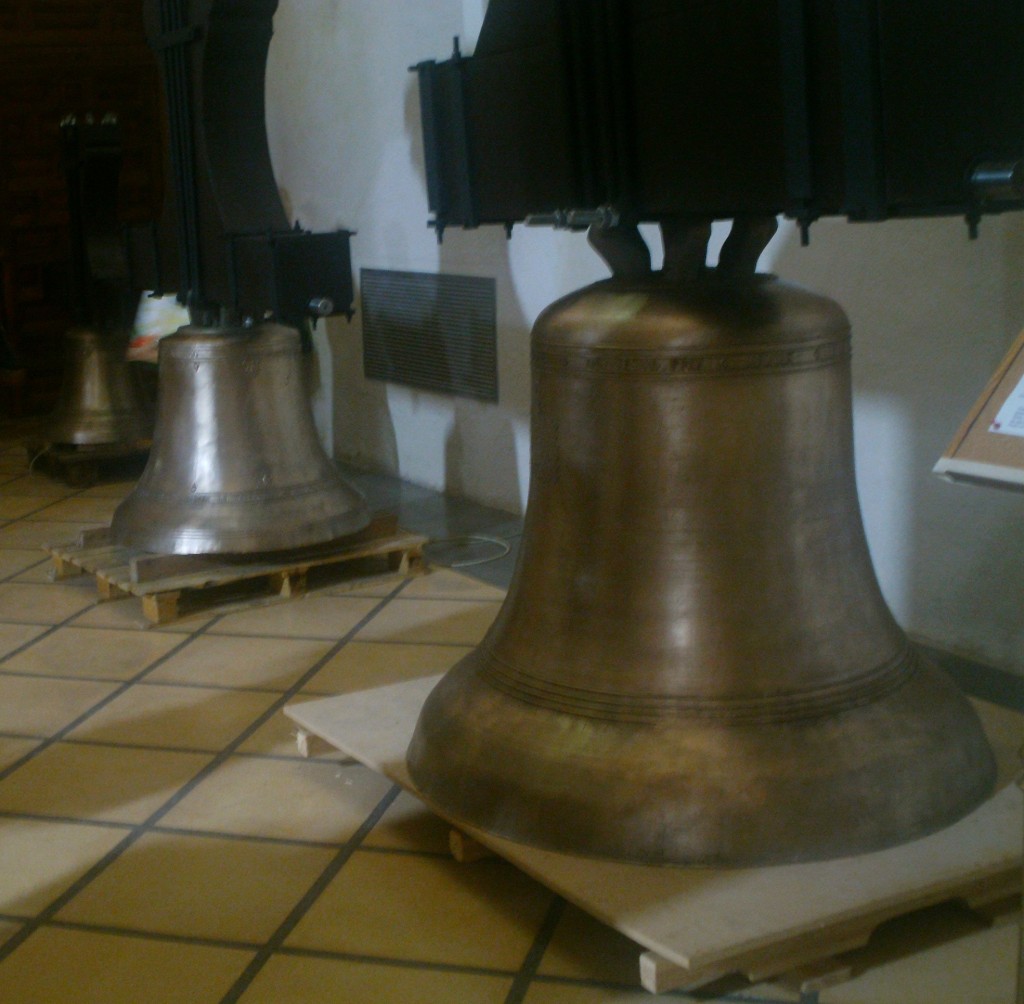 Foto: Campanas - Tarazona de la Mancha (Albacete), España