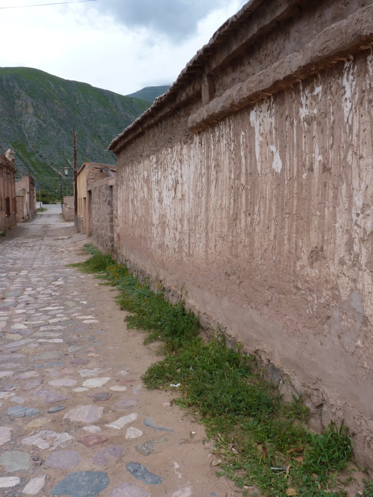 Foto: Calles del pueblo. - Tumbaya (Jujuy), Argentina