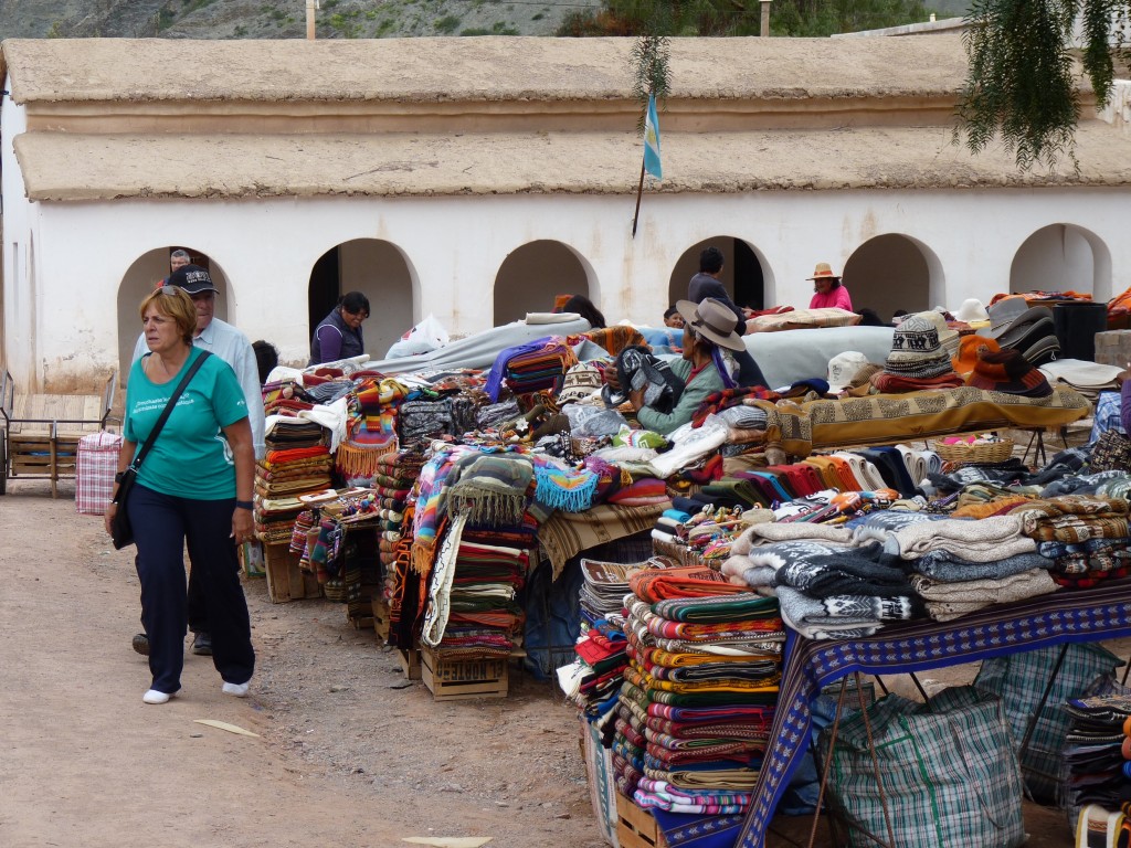 Foto: Merca do de la plaza. - Purmamarca (Jujuy), Argentina